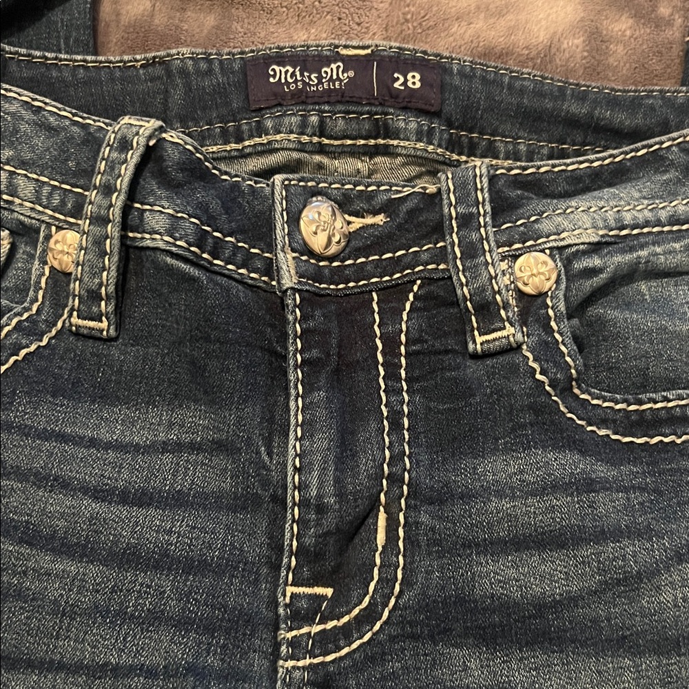 Miss Me Indigo Jeans with Floral Embroidery 28x32 - Picture 4 of 10